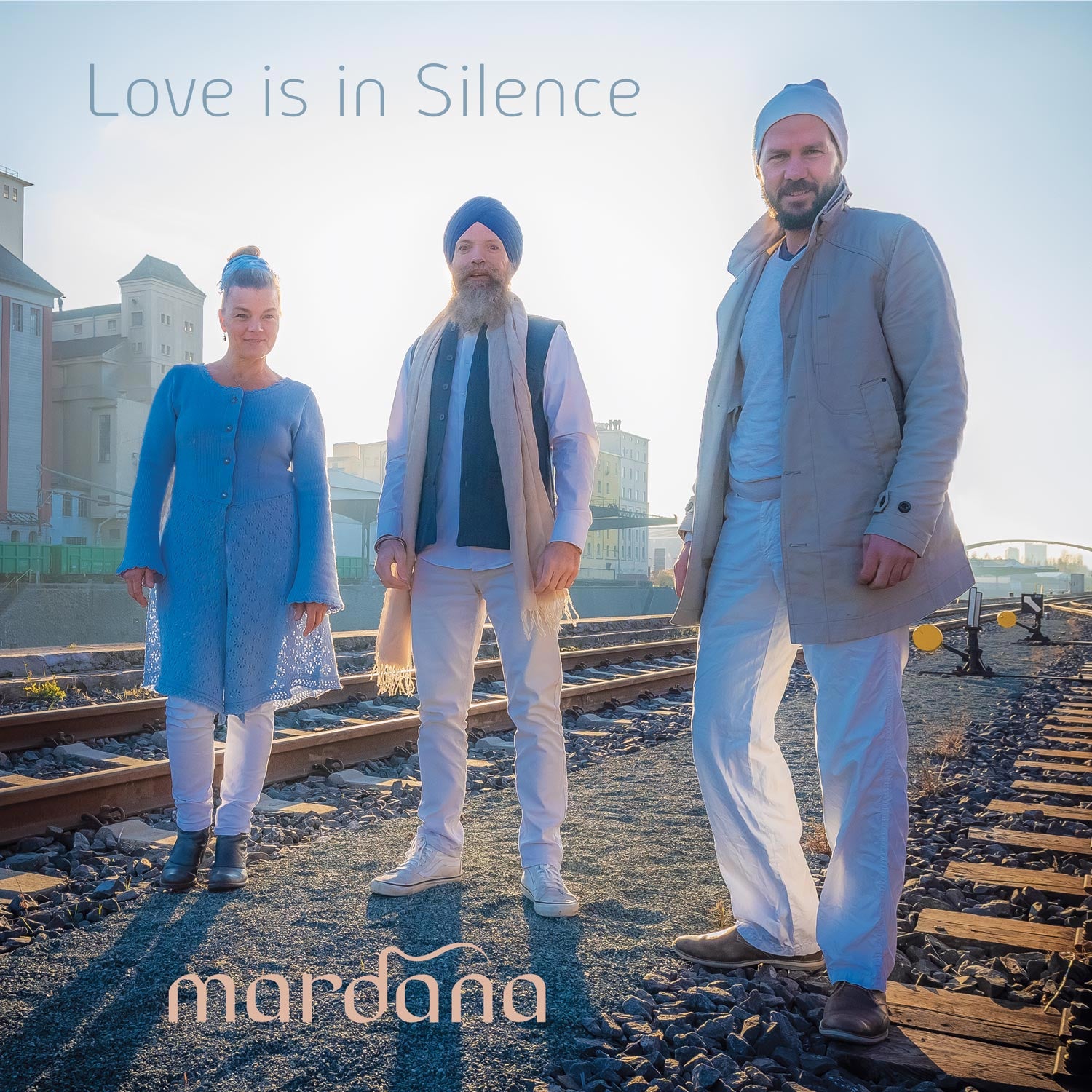 L'amour est en silence - Mardana complet